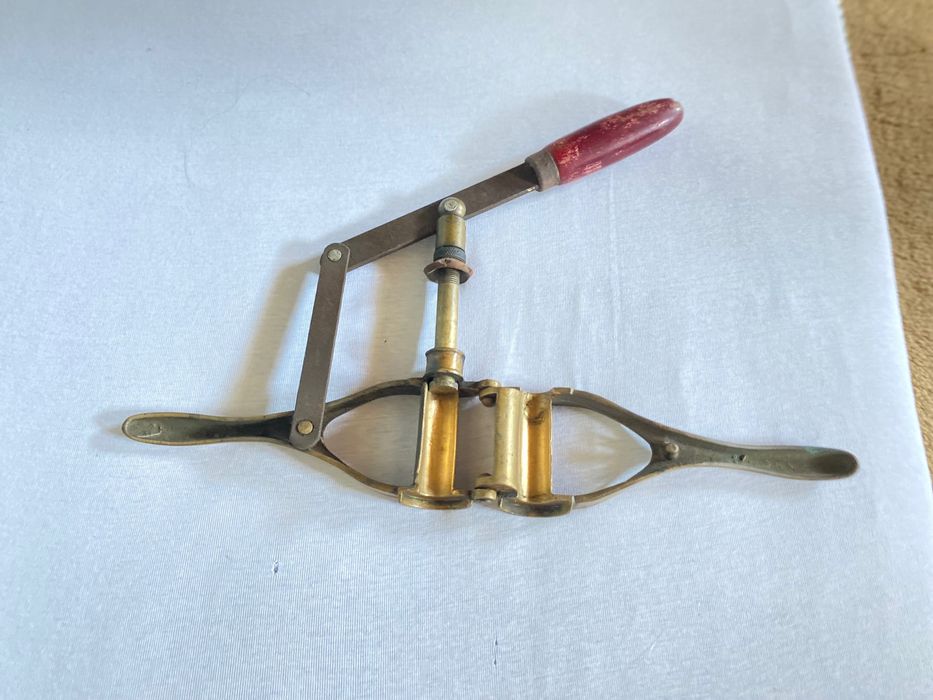 Rolhador francês de garrafa,  Sambri