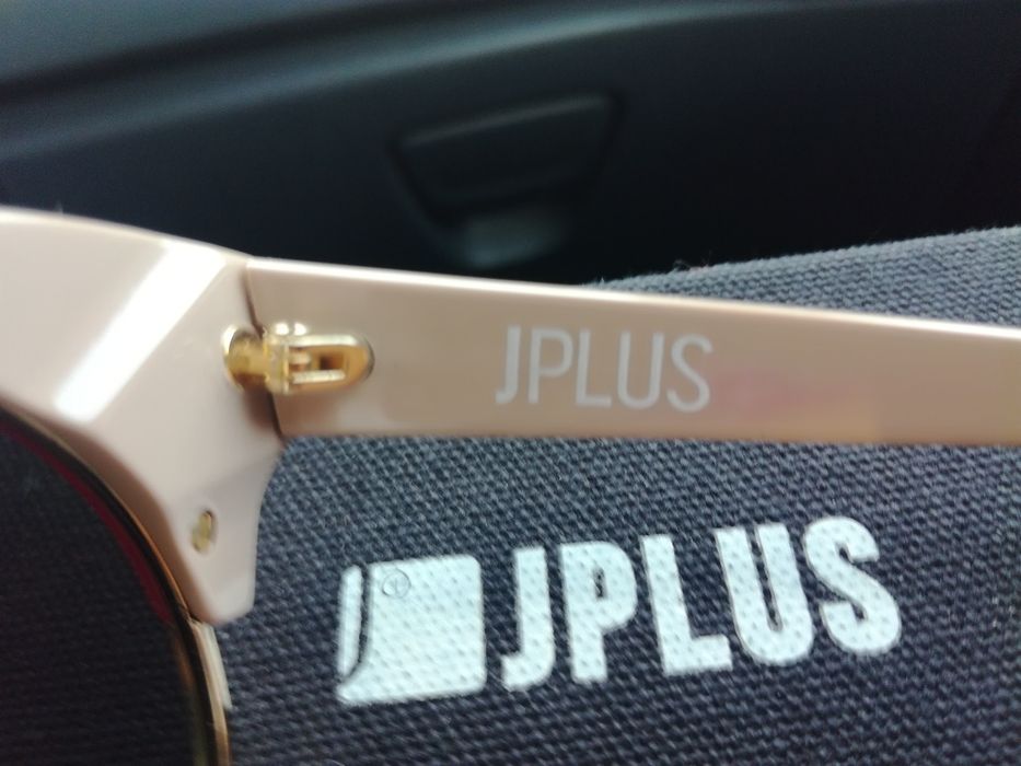 Vendo óculos de sol de senhora J Plus