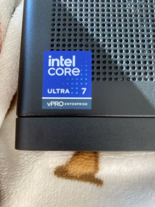 HP elitedesk 8 mini G1i desktop AI PC ( ultra 7 )