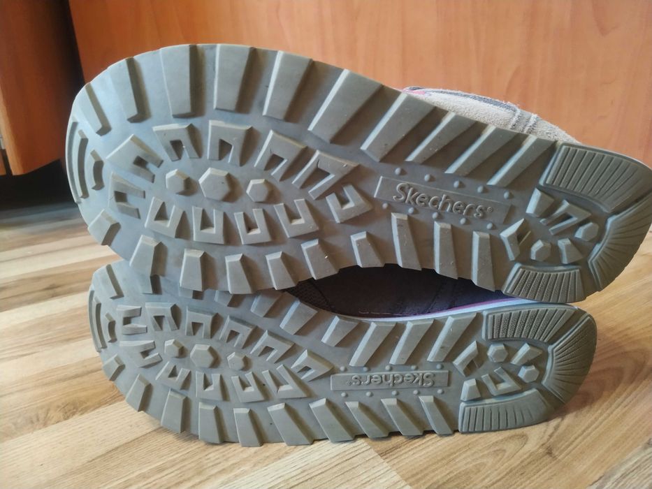 Кроссовки женские skechers размер 39-40.