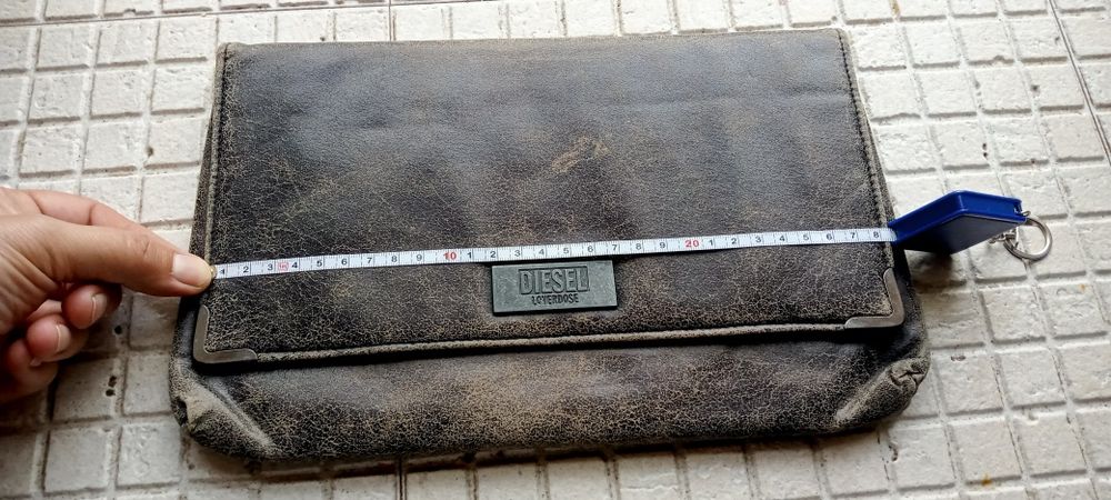 Клатч Diesel в стиле гранж из коллекции Loverdose.