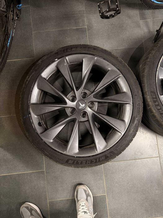 Комплект дисків R21 Tesla Model S + шини Michelin Pilot Sport 4S