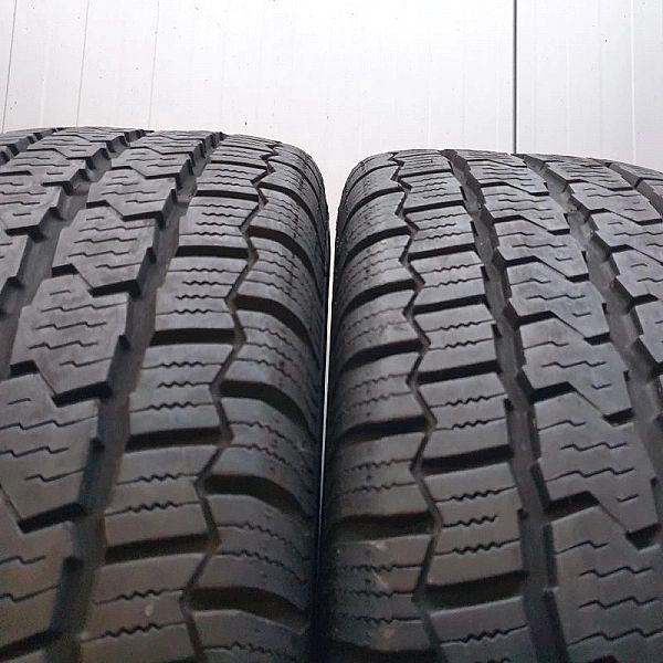 Opona całoroczna Continental VancoFourSeason 2/225/75R16/118/116 R wzm