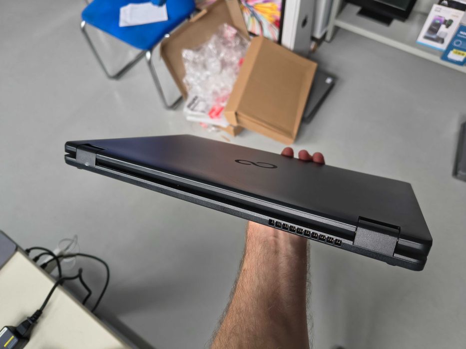 Сучасні під офіс Fujitsu E5411 (Core i3-1115G4/16Gb-DDR4-256Gb-SSD)