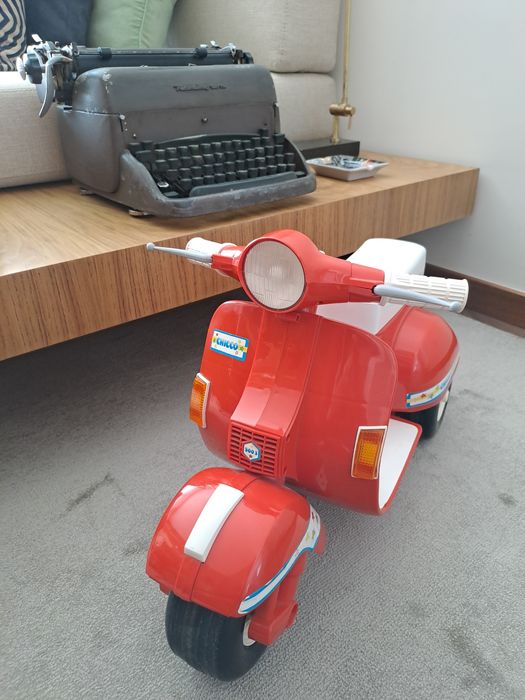 Brinquedo Chicco VESPA 500 S - RARO!