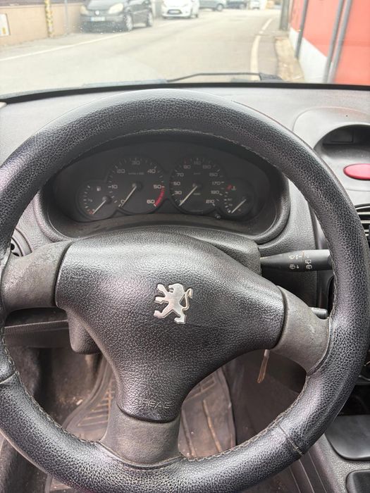 Vendo Pegeot 206 1.9D