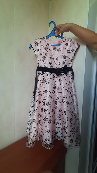 Сукня рожева з квіточками