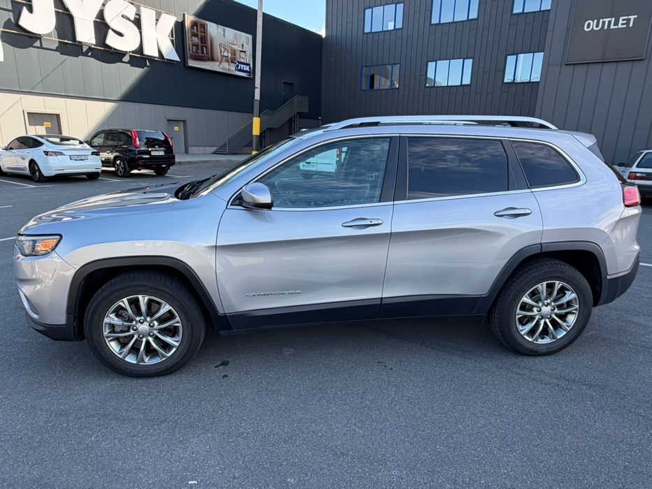 Продам jeep cherokee