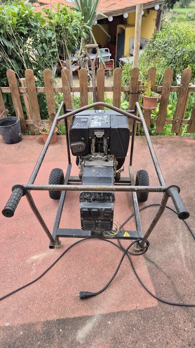 Gerador diesel perfeitamente funcional