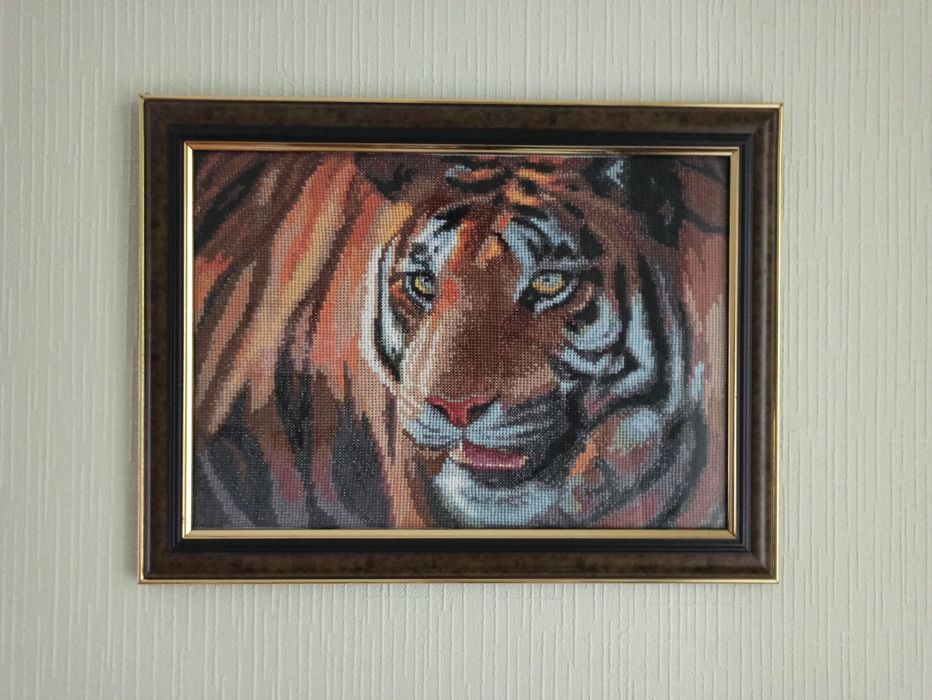 Картина тигр в рамке 27 на 36 см