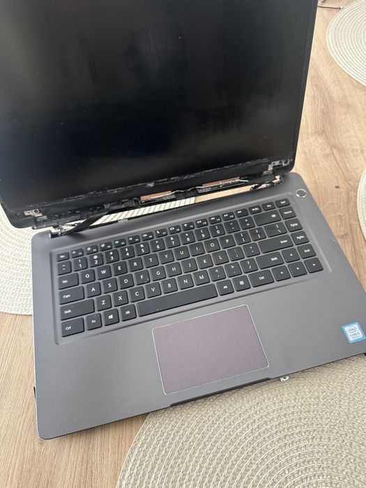 Huawei MateBook D 15 MRC-W50 i5-8250U / 8 GB / MX150 – uszkodzony, na części