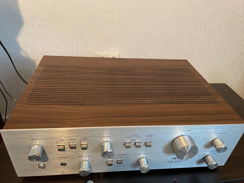 Wzmacniacz AKAI AM-2400