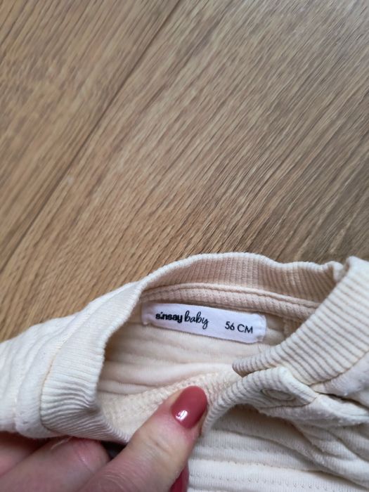 Niemowlęce bluzy marki Sinsay rozmiar 56 cm