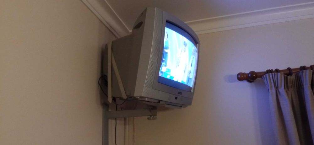 Televisão CROWNJapan cor cinza