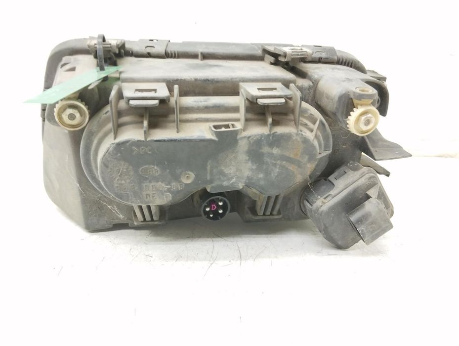 farol direito audi A3 8L