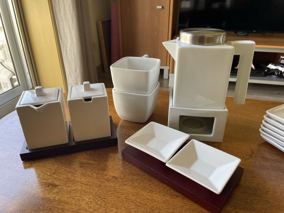 Jogo de Chá e Café Minimalista Quadrado - Porcelana Branca (18 Peças)