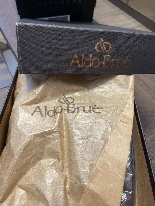 Новые замшевые мужские туфли . Оригинал . Италия ALDO BRUE