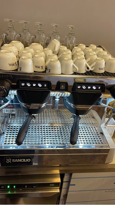 Maquina de cafe semi nova
