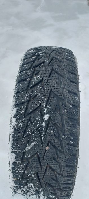 Резина зимова 235/70/R16