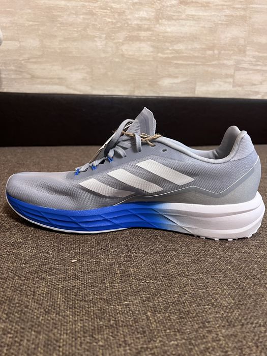 Продам кроссовки адидас новые