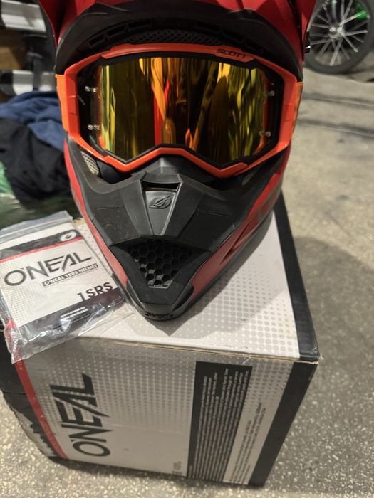 O'neal 1SRS Kask SOLID red + gogle scott quad dh hulajnoga 57/58 cm