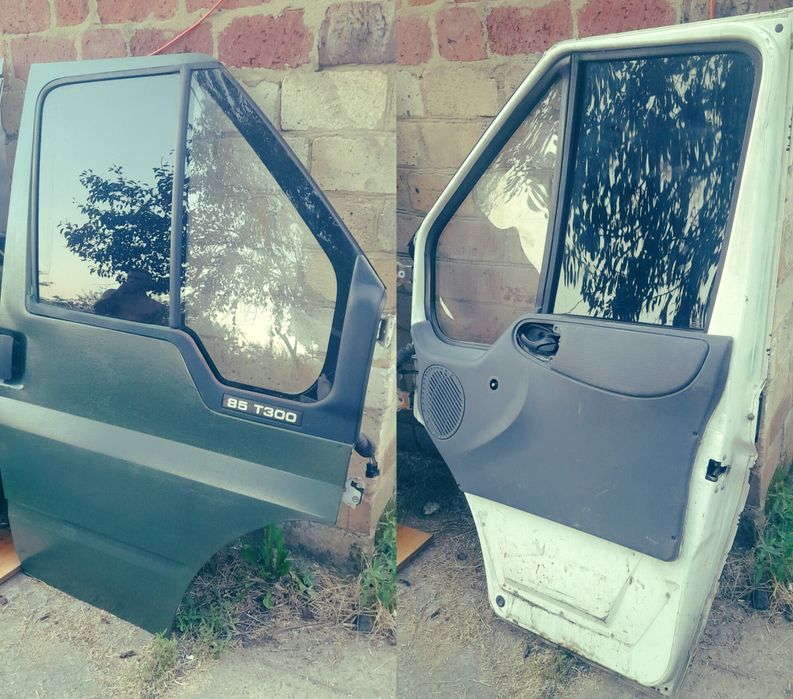 Ford transit 2003 .  Дверь водительская, пассажирская.