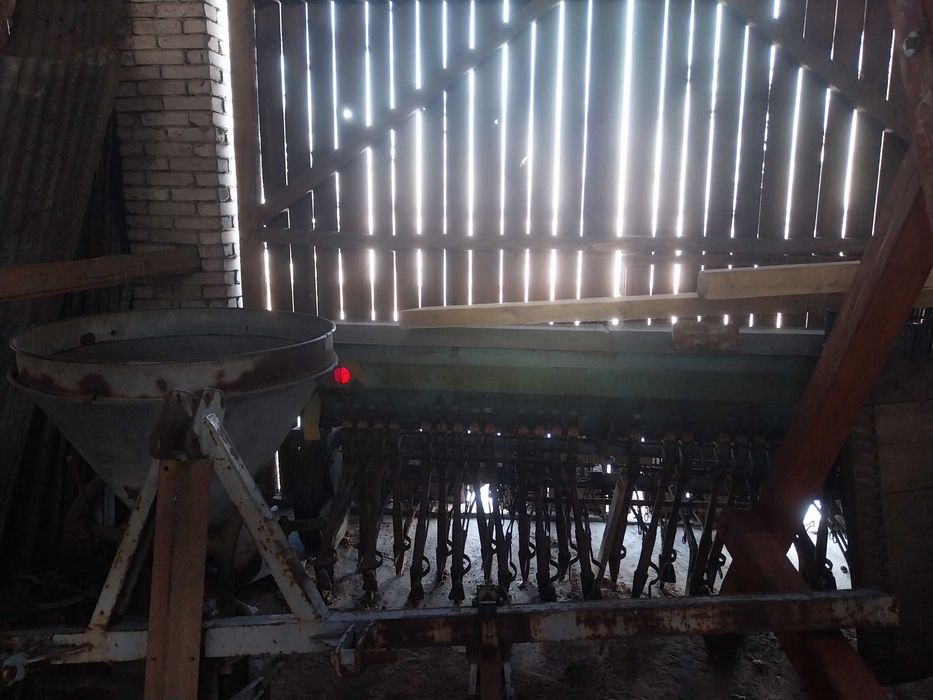 Rozsiewacz nawozu i siewnik