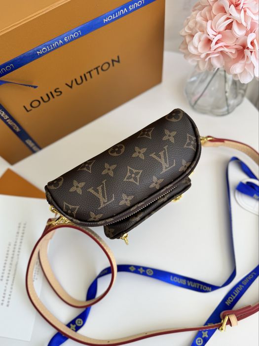 Сумка - бананка Louis Vuitton Bumbag, жіноча сумка луі вітон, бананка через плече