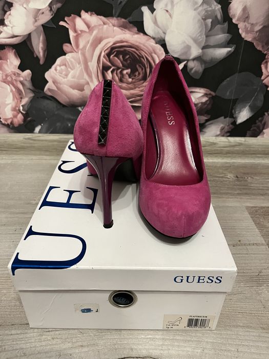 Szpilki/czółenka buty na obcasie GUESS oryginalne