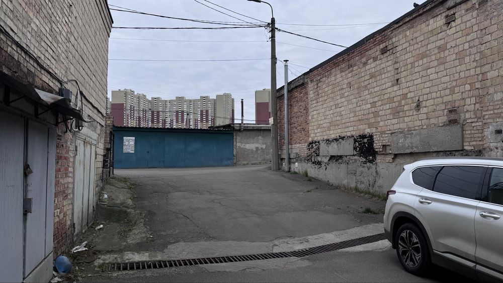 Продаж гаража з підвалом 43 м2 , в ГК Барвінок 2 ! Приватизований! Біля Крістер град , Варшавський