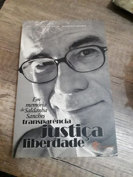 Livro "Em memória de Saldanha Sanches"