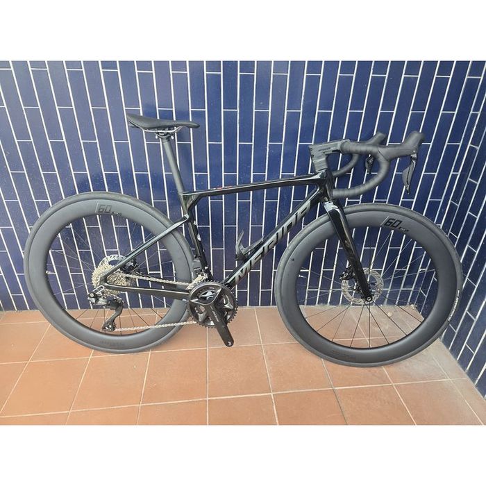 Merida com 105 di2 e rodas carbono