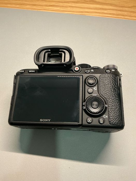 Sony a7 R III + 3 baterias e carregador originais