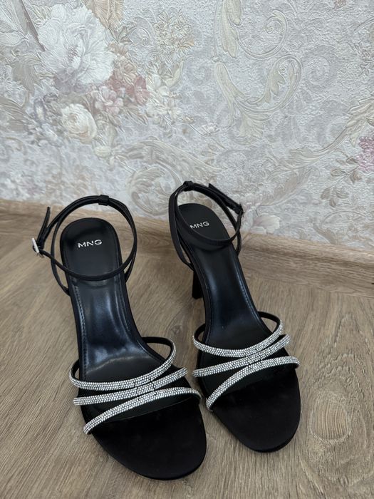 Босоніжки Mango 39 розмір