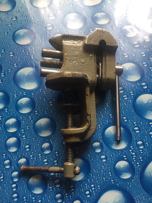 Продаю тиски рабочие СССР