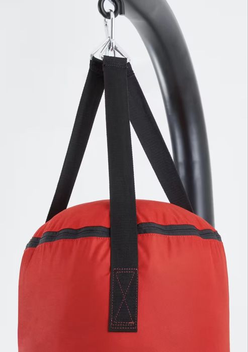 Saco de box e luvas incluidas