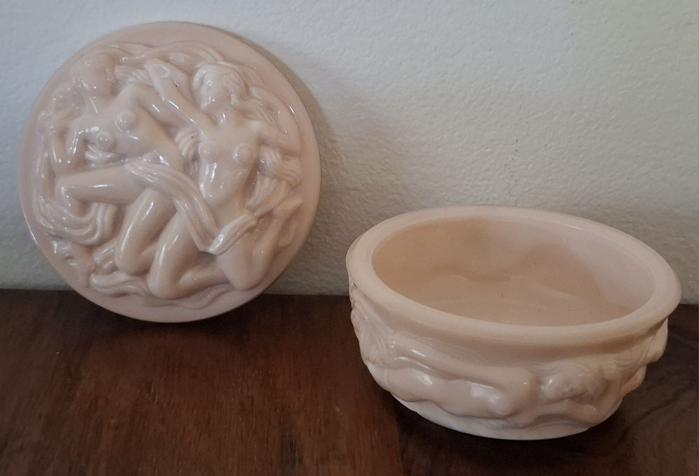 Curt Schlevogt Bohemia Róż puzderko Nimfy szkło prasowane