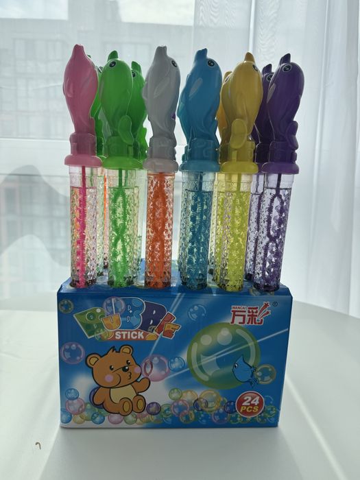 Мильні бульбашки  з дельфінами