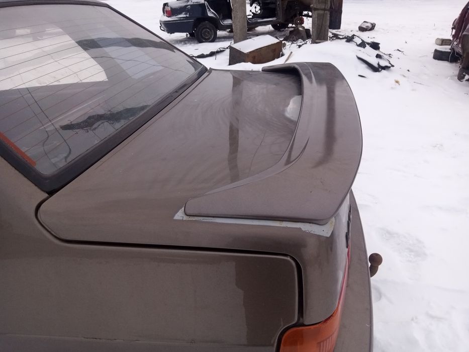 Продам кришку багажника Ваз 2115.