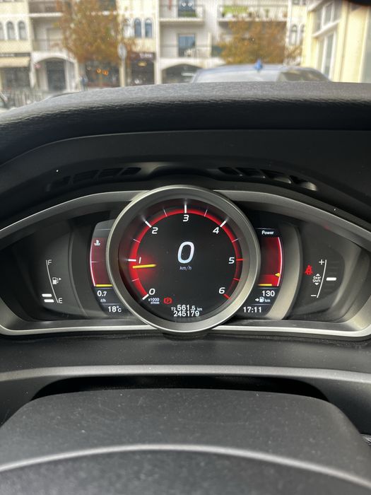 Volvo V40 2.0 D2 R-Desing 120cv — photo 4