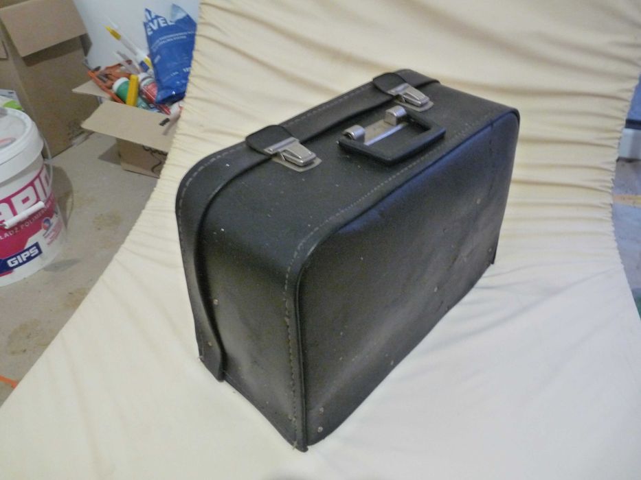 40.walizka do maszyny krawieckiej