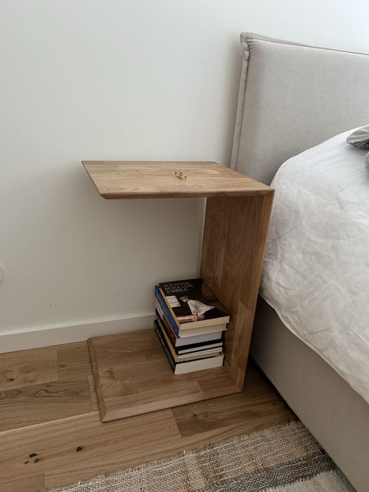 Mesa de cabeceira ou apoio