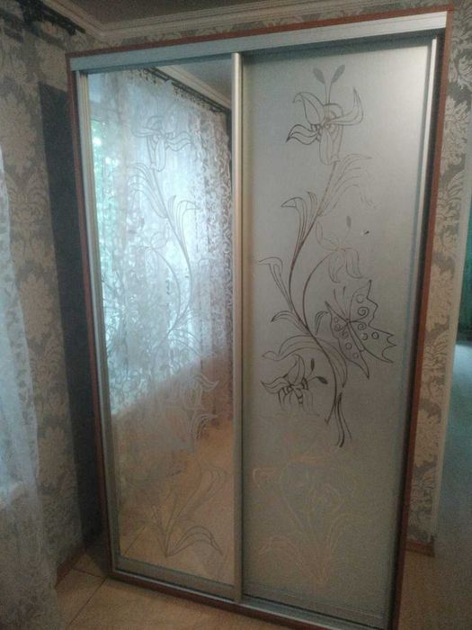 Недорого шкафы купе,  в наличии и под заказ.. Цены снижены. ШКАФ КУПЕ.