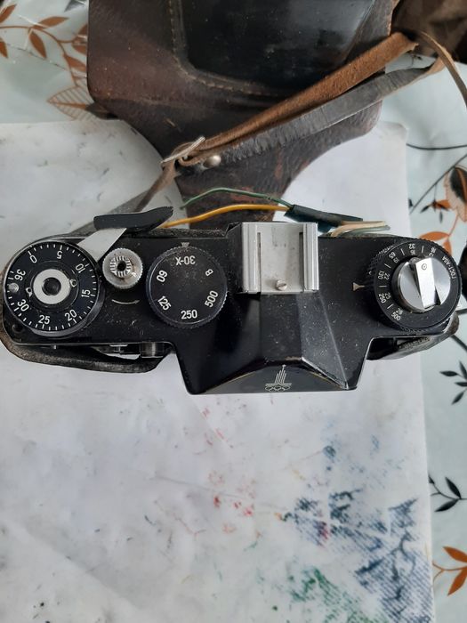 Фотопарат ZENIT TTL без об'єктива в шкіряному футлярі