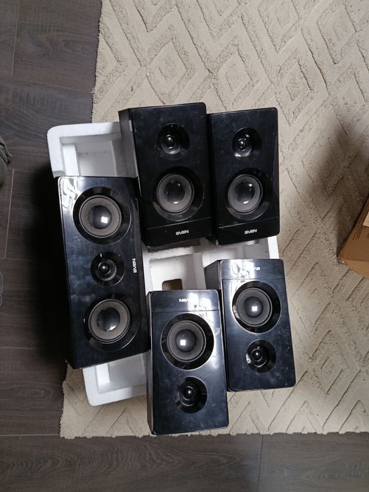 Продам колонки Sven HT210