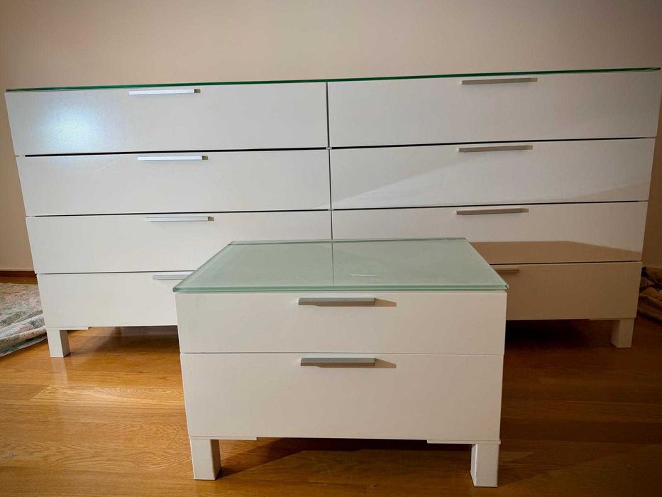 Cómoda 8 gavetas + mesa de cabeceira