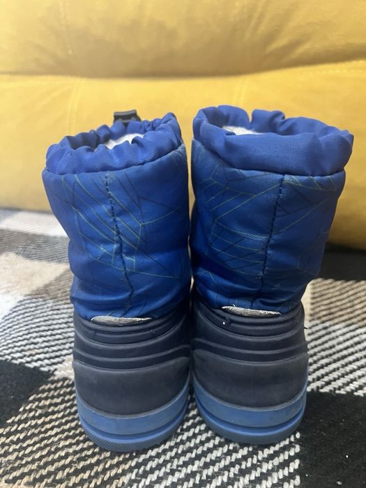 Дутіки, ботінки зимові.