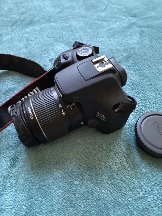 Máquina fotográfica Canon EOS 4000D