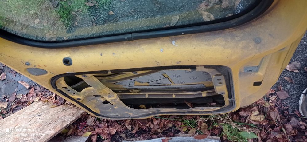 Капот и боковая дверь Рено кенго.