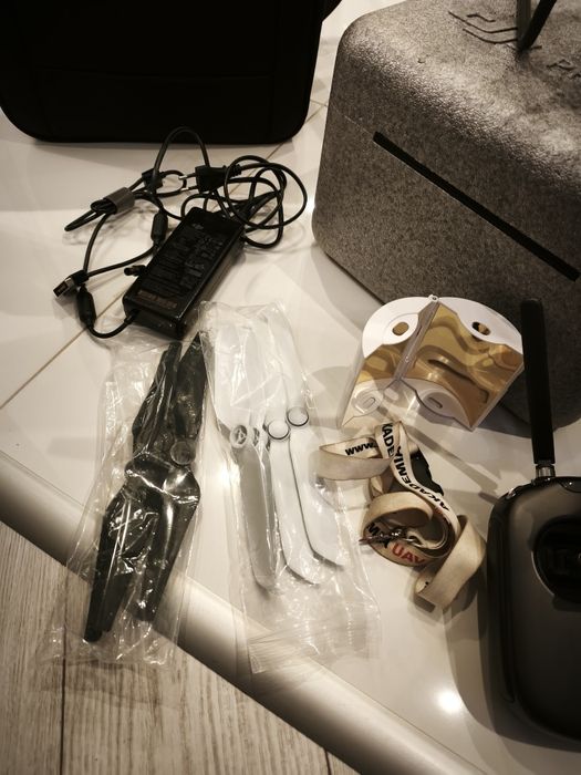 Dji Phantom 4 Pro Obsidian Sprawny w 100% Zestaw 5 baterii + plecak